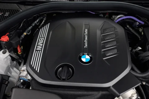 BMW G20 318i Motoru Nasıl?