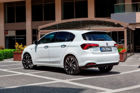Fiat Egea Arka Süspansiyon Sesleri: Nedenleri, Arıza Kaynakları ve Çözümü