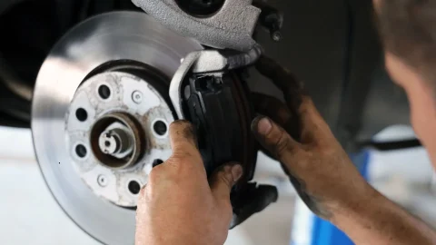 Fiat Egea Fren Ses Yapıyor: Nedenleri, Çözümü ve Ne Zaman Tehlikeli?